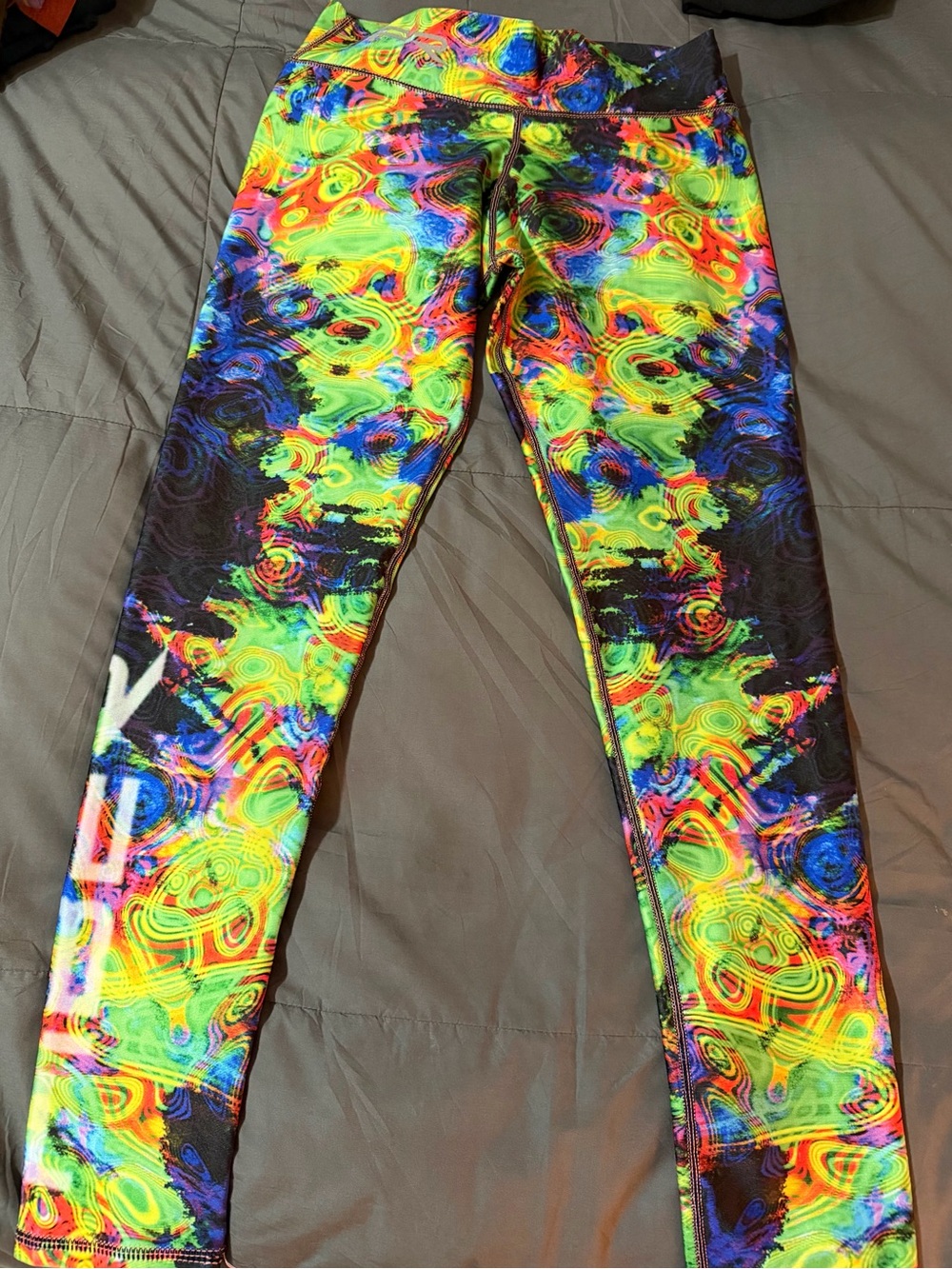 Soft and stretchy Colombian leggings with a high-rise waist.